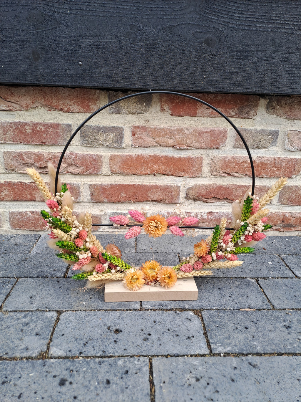Ring staand met droogbloemen