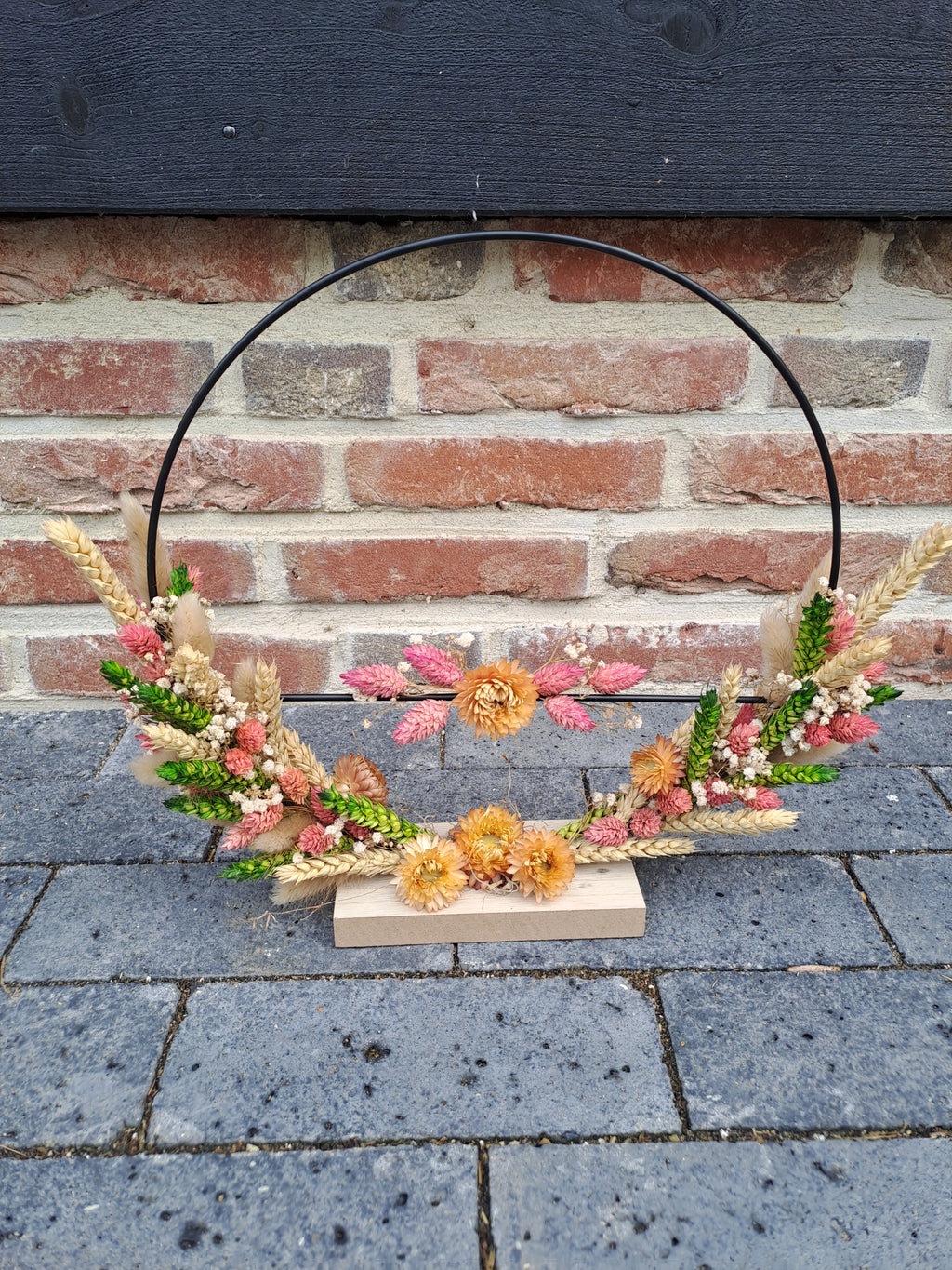 Ring staand met droogbloemen