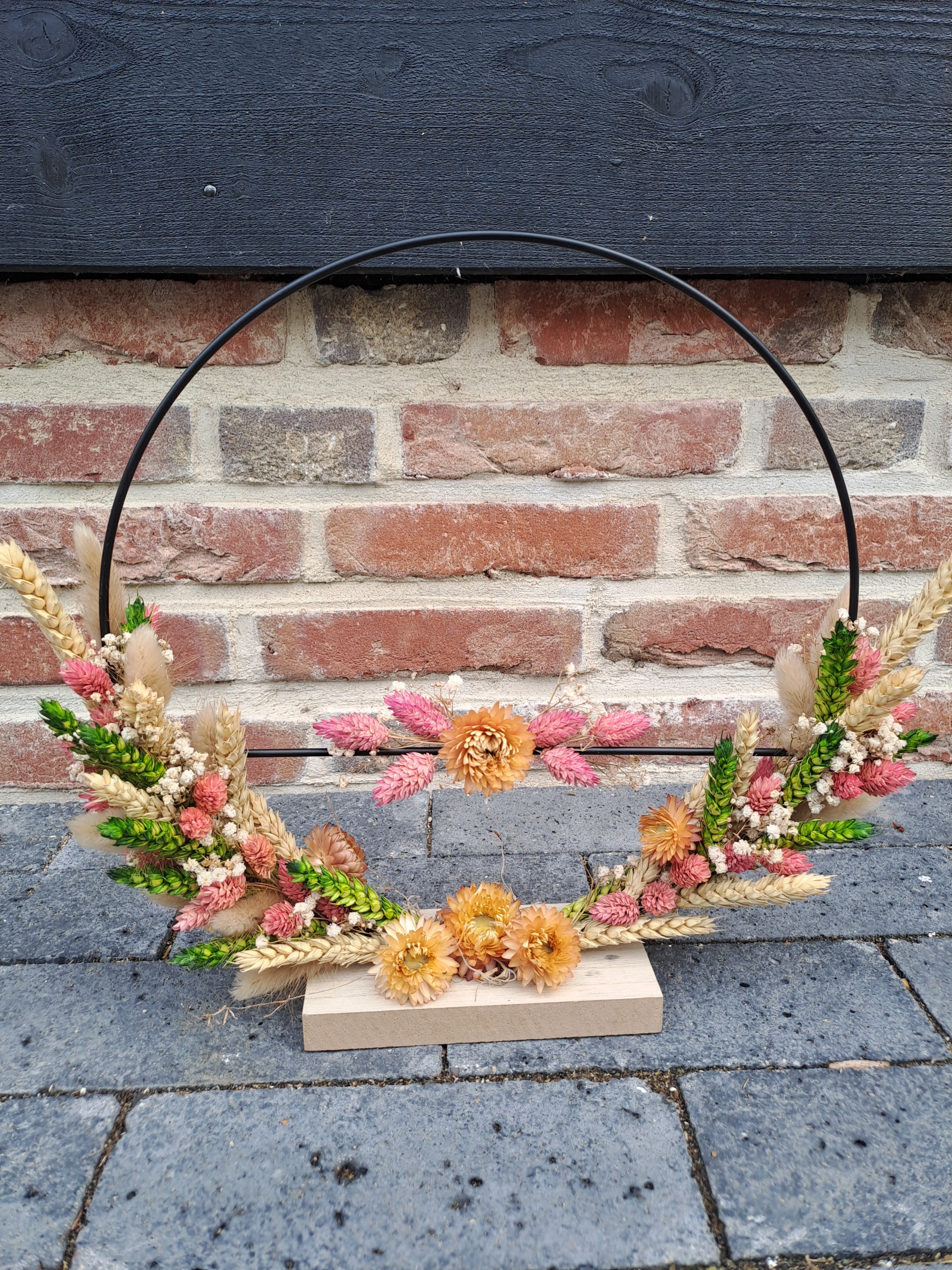 Ring staand met droogbloemen